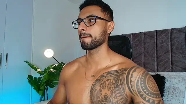 LiamGarcia1 online show from 7, 10, 2025