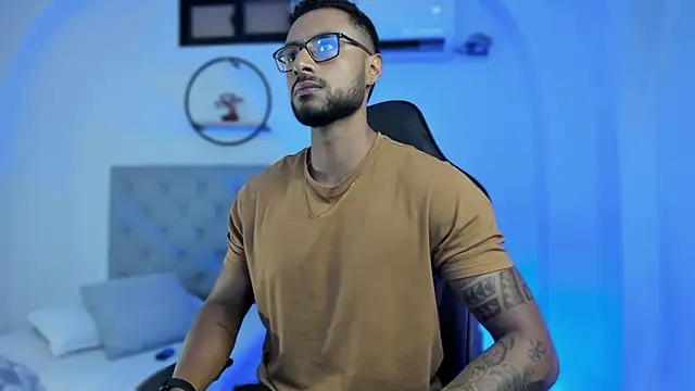 LiamGarcia1 online show from 10, 2, 2025