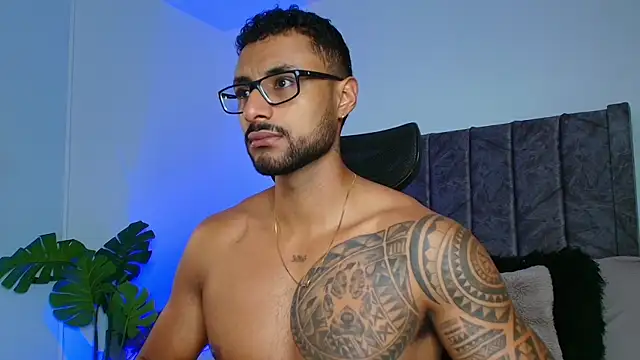 LiamGarcia1 online show from 31, 10, 2025