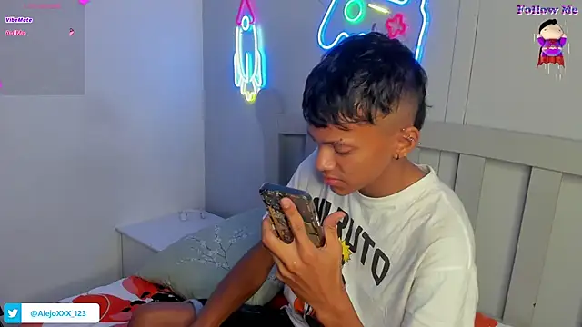 loistwink  online show from 9, 10, 2025