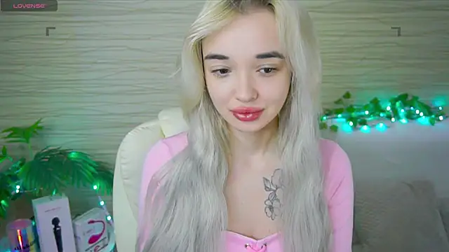 Snapshot of Ashley_S chatting on 25, 2, 2025 Ashley S online show from 25, 2, 2025