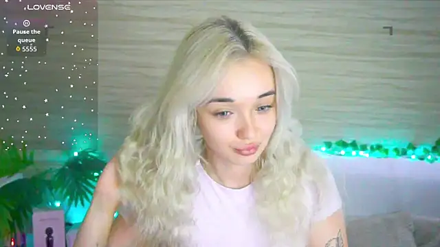 Snapshot of Ashley_S chatting on 9, 9, 2025 Ashley S online show from 9, 9, 2025
