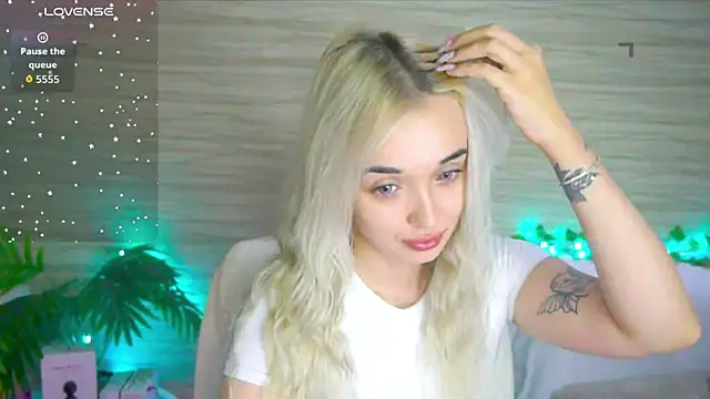 Snapshot of Ashley_S chatting on 10, 9, 2025 Ashley S online show from 10, 9, 2025