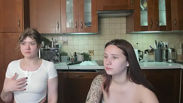 Snapshot of HotCaramellsTV chatting on 26, 6, 2026 HotCaramellsTV online show from 26, 6, 2026