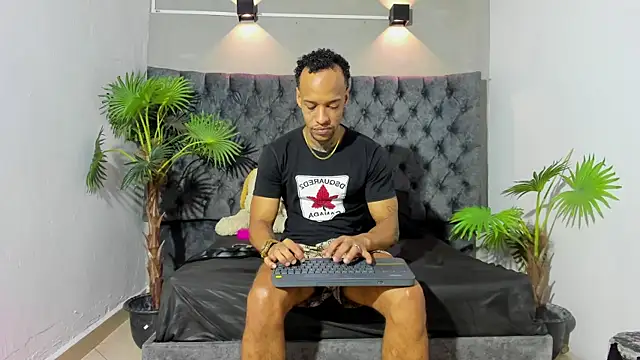 Snapshot of Salomon_koude chatting on 7, 6, 2026 Salomon koude online show from 7, 6, 2026