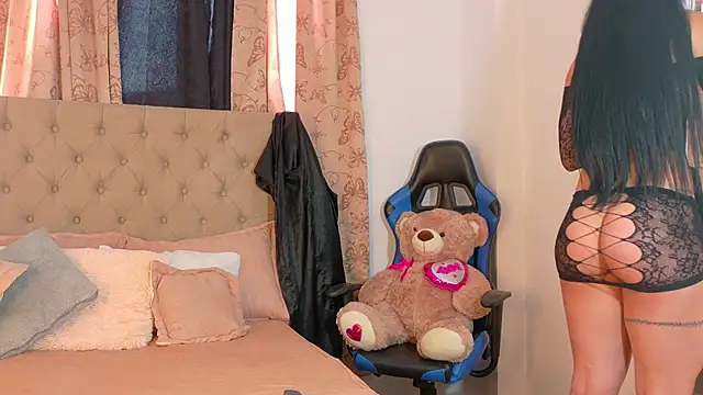 GeorginaHills online show from 28, 10, 2025