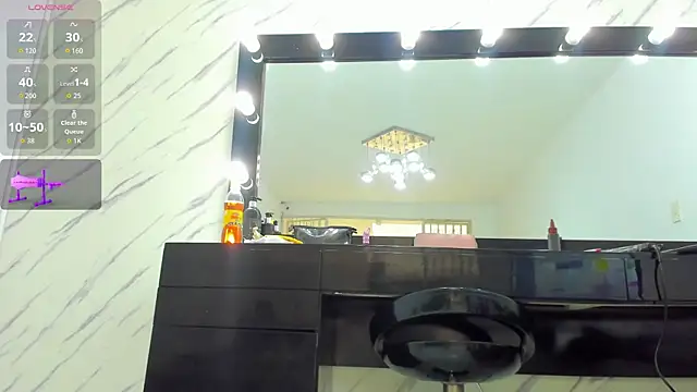 ElisabethMassey online show from 4, 11, 2025