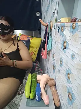 Snapshot of tina8th chatting on 29, 5, 2026 tina8th online show from 29, 5, 2026