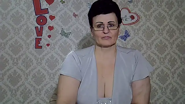 Snapshot of PaulaGolden chatting on 4, 2, 2025 PaulaGolden online show from 4, 2, 2025