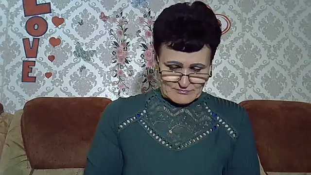Snapshot of PaulaGolden chatting on 7, 5, 2026 PaulaGolden online show from 7, 5, 2026