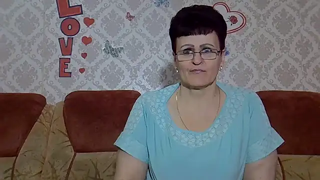 Snapshot of PaulaGolden chatting on 4, 10, 2025 PaulaGolden online show from 4, 10, 2025