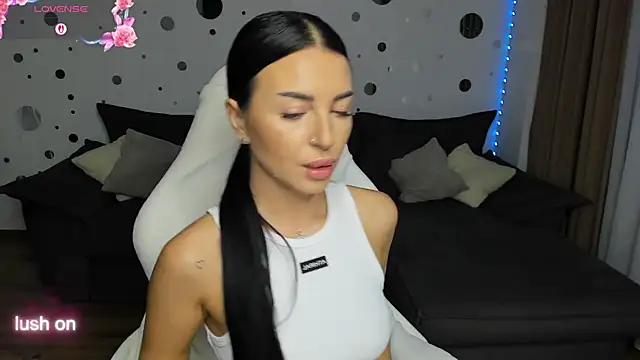 Just Mira  online show from 23, 9, 2025