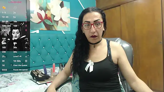 Snapshot of sabrina_dupont chatting on 17, 10, 2025 sabrina dupont online show from 17, 10, 2025