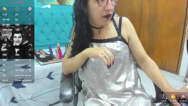 Snapshot of sabrina_dupont chatting on 25, 10, 2025 sabrina dupont online show from 25, 10, 2025