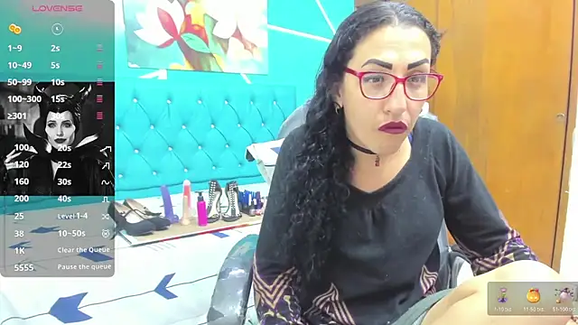 Snapshot of sabrina_dupont chatting on 28, 10, 2025 sabrina dupont online show from 28, 10, 2025