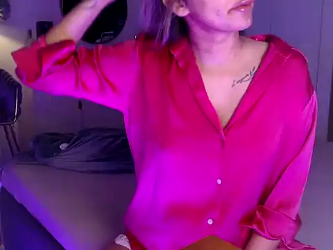 Snapshot of trippy_tina chatting on 21, 6, 2026 trippy tina online show from 21, 6, 2026