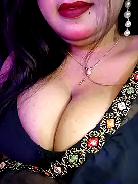 Suhanakhan00 online show from 4, 3, 2025