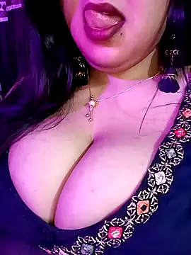 Suhanakhan00 online show from 7, 2, 2025