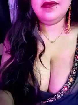Snapshot of Suhanakhan00 chatting on 4, 5, 2026 Suhanakhan00 online show from 4, 5, 2026