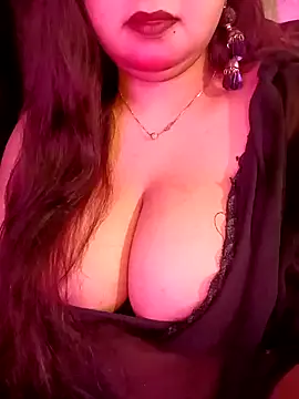 Suhanakhan00 online show from 2, 4, 2026