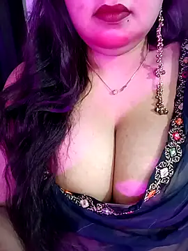 Snapshot of Suhanakhan00 chatting on 25, 4, 2026 Suhanakhan00 online show from 25, 4, 2026