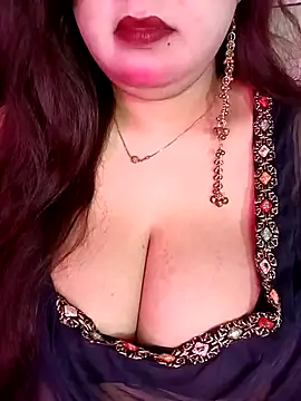 Snapshot of Suhanakhan00 chatting on 19, 6, 2026 Suhanakhan00 online show from 19, 6, 2026