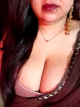Snapshot of Suhanakhan00 chatting on 3, 6, 2026 Suhanakhan00 online show from 3, 6, 2026