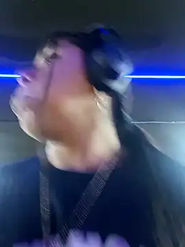 Karenn12 online show from 5, 11, 2025