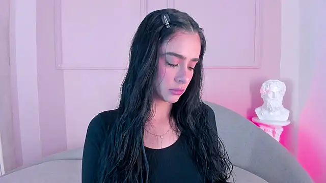 Snapshot of victoria_milann chatting on 26, 11, 2025 victoria milann online show from 26, 11, 2025