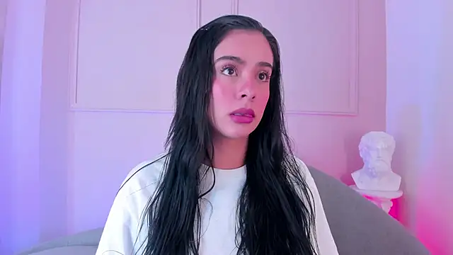 Snapshot of victoria_milann chatting on 25, 11, 2025 victoria milann online show from 25, 11, 2025