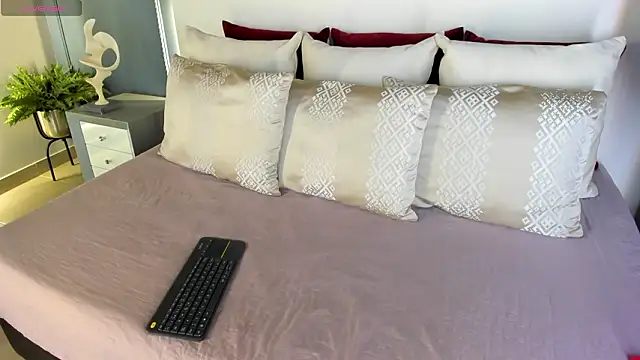 IvyEllis online show from 17, 3, 2026