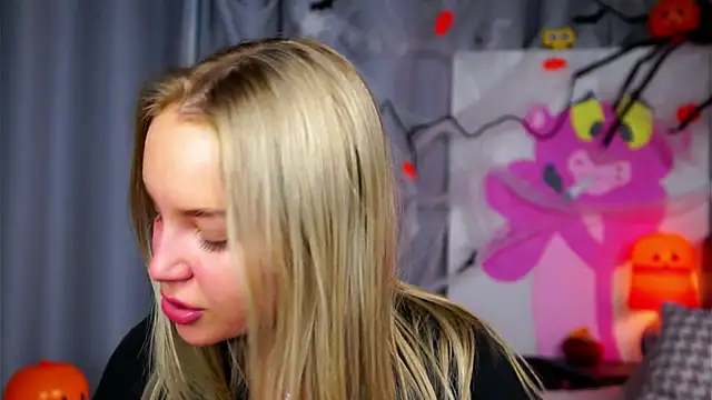 Snapshot of AftonConnett chatting on 31, 10, 2025 AftonConnett online show from 31, 10, 2025