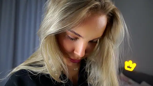 Snapshot of AftonConnett chatting on 21, 10, 2025 AftonConnett online show from 21, 10, 2025