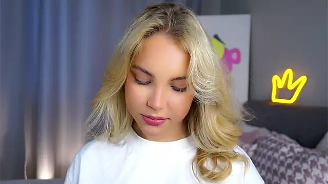 Snapshot of AftonConnett chatting on 4, 10, 2025 AftonConnett online show from 4, 10, 2025