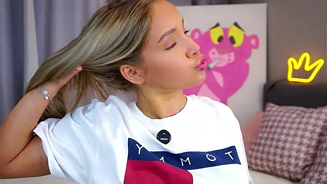 Snapshot of AftonConnett chatting on 19, 11, 2025 AftonConnett online show from 19, 11, 2025