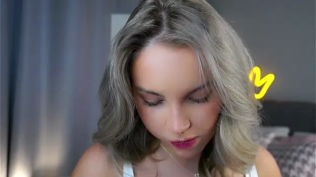 Snapshot of AftonConnett chatting on 14, 10, 2025 AftonConnett online show from 14, 10, 2025