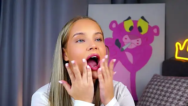 Snapshot of AftonConnett chatting on 4, 11, 2025 AftonConnett online show from 4, 11, 2025