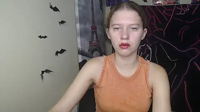 Snapshot of StellaCRL chatting on 8, 11, 2025 StellaCRL online show from 8, 11, 2025