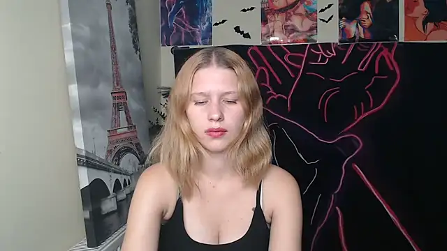 Snapshot of StellaCRL chatting on 17, 10, 2025 StellaCRL online show from 17, 10, 2025