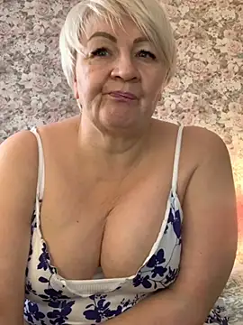 Laura Millf online show from 3, 3, 2025