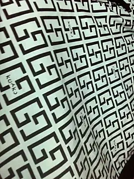 Laura Millf online show from 16, 11, 2025