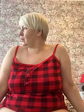 Laura Millf online show from 15, 2, 2025