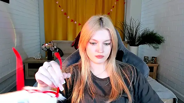 GraceGlamour online show from 4, 3, 2025
