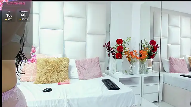 KiaraVillalobos online show from 8, 2, 2025