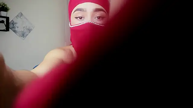 Julie Markk online show from 4, 11, 2025