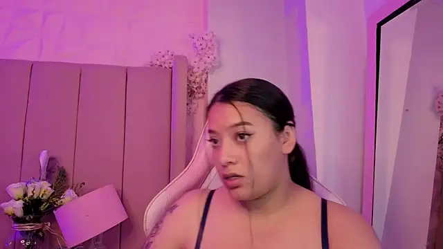 Snapshot of MollyBigBoobs12 chatting on 21, 7, 2026 MollyBigBoobs12 online show from 21, 7, 2026