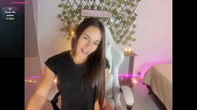 Sara lopez 28 online show from 7, 10, 2025