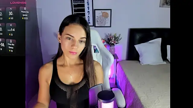 Sara lopez 28 online show from 3, 3, 2026