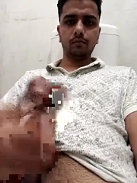 Snapshot of itachigunn chatting on 8, 3, 2026 itachigunn online show from 8, 3, 2026