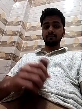 Snapshot of itachigunn chatting on 1, 3, 2026 itachigunn online show from 1, 3, 2026